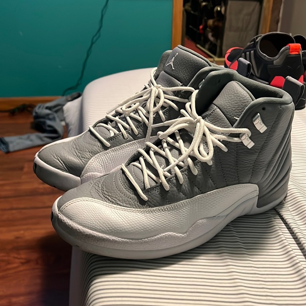 Retro authentic Jordan’s size 11